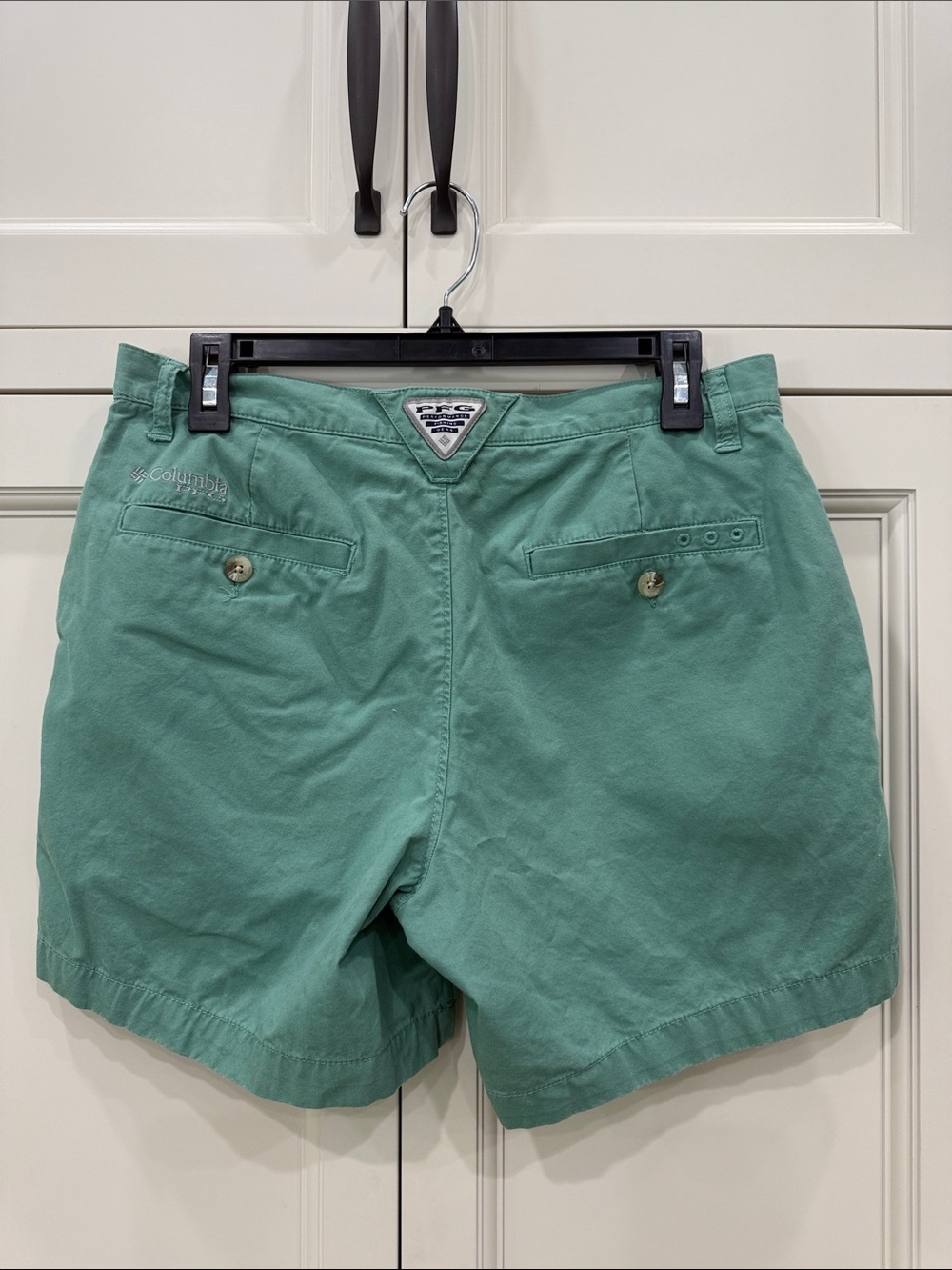 Columbia PFG Performance Shorts Mens Size 32 Green Fish Outdoor Camp Hike.